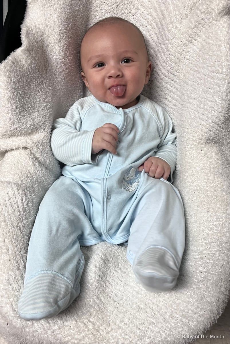 Jesse - currently leading in Newborn division with 2984 votes